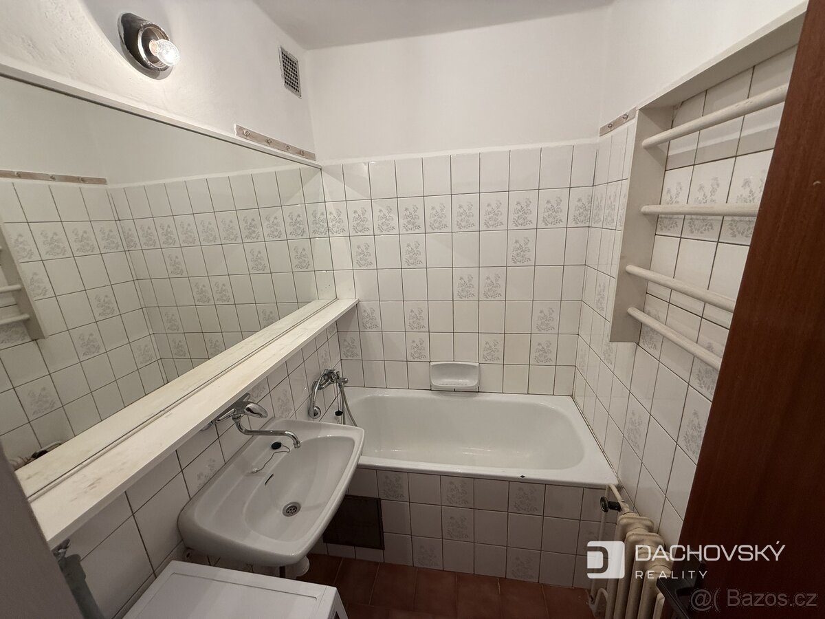 Pronájem bytu 1+1 44 m² - 8