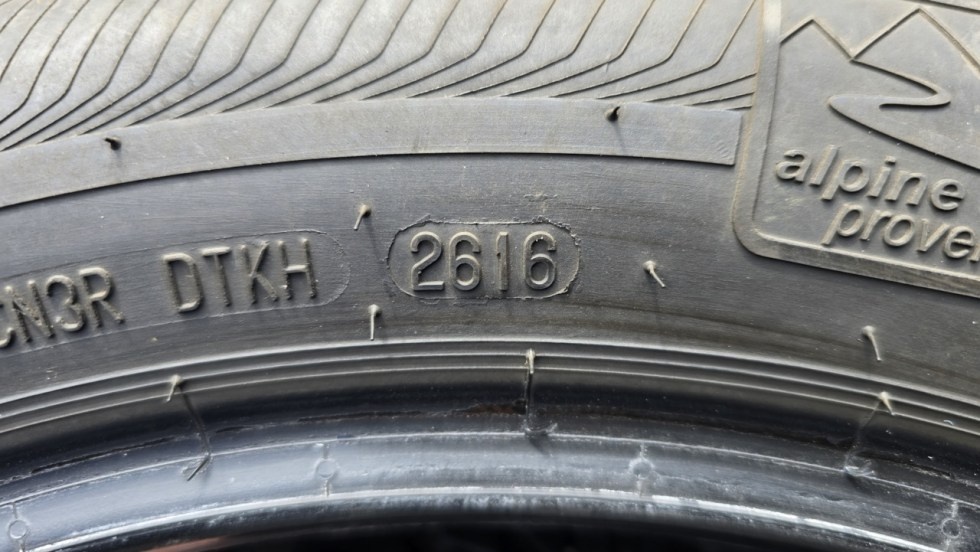 Zimní pneu 215/55/17 Semperit - 8