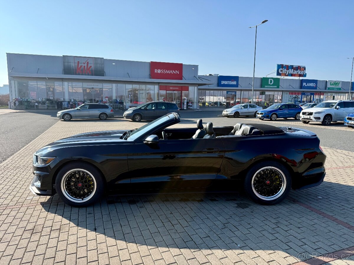 FORD MUSTANG CABRIO - 8