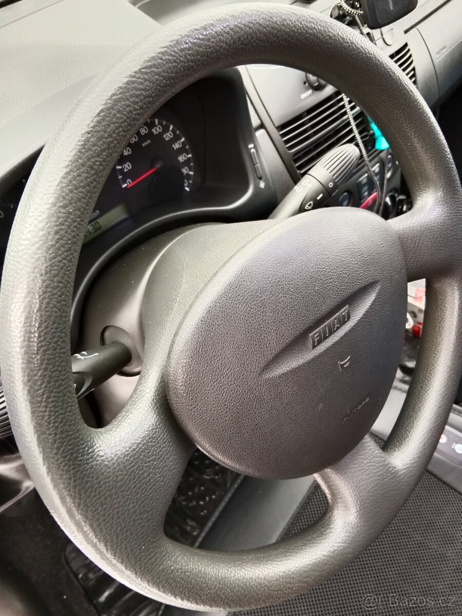 Zbytky dílů na Fiata - 8