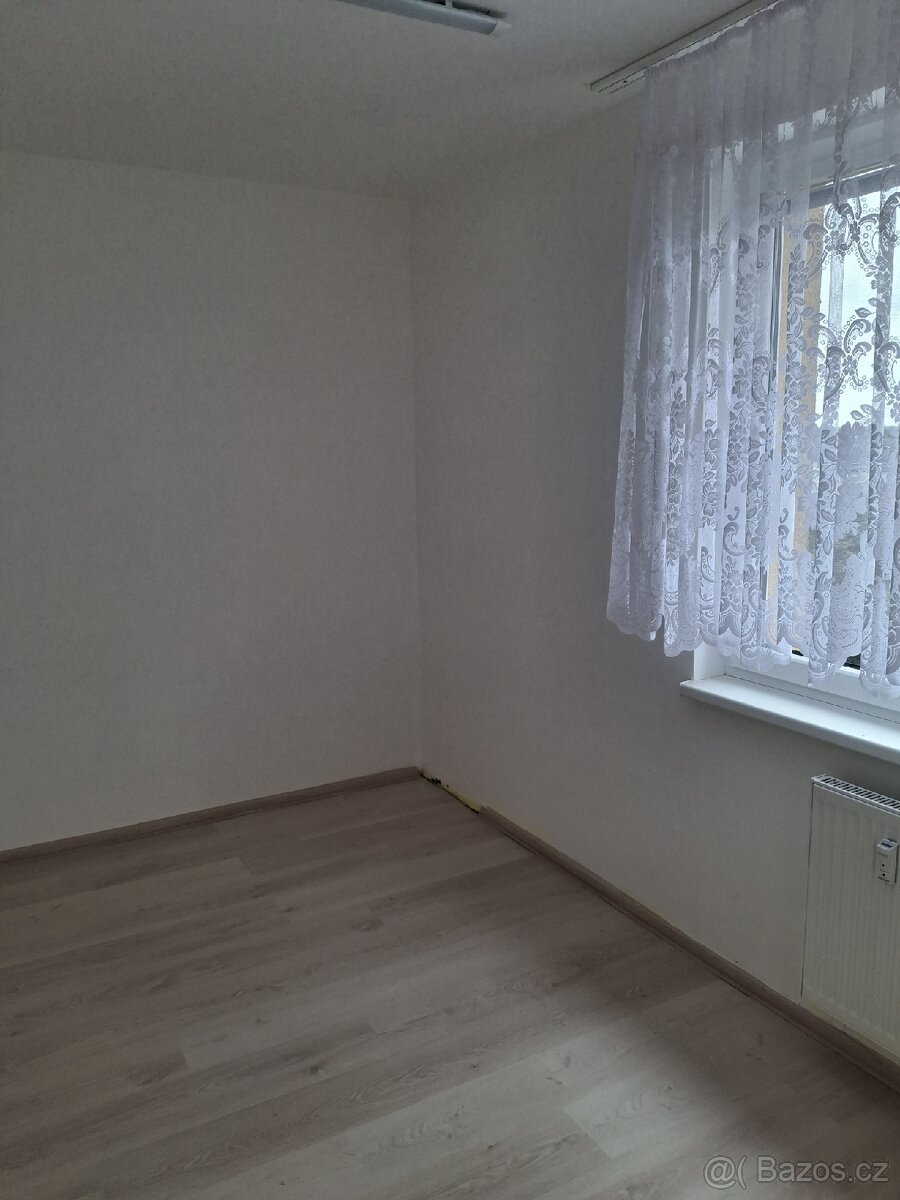 Pronájem bytu 3+1,J.Hradec - 8