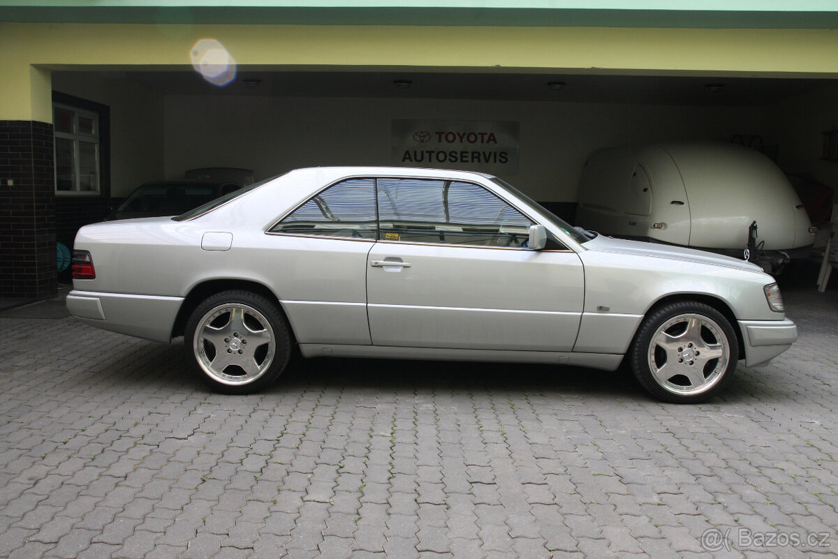 Mercedes-Benz 124 300 CE - 8