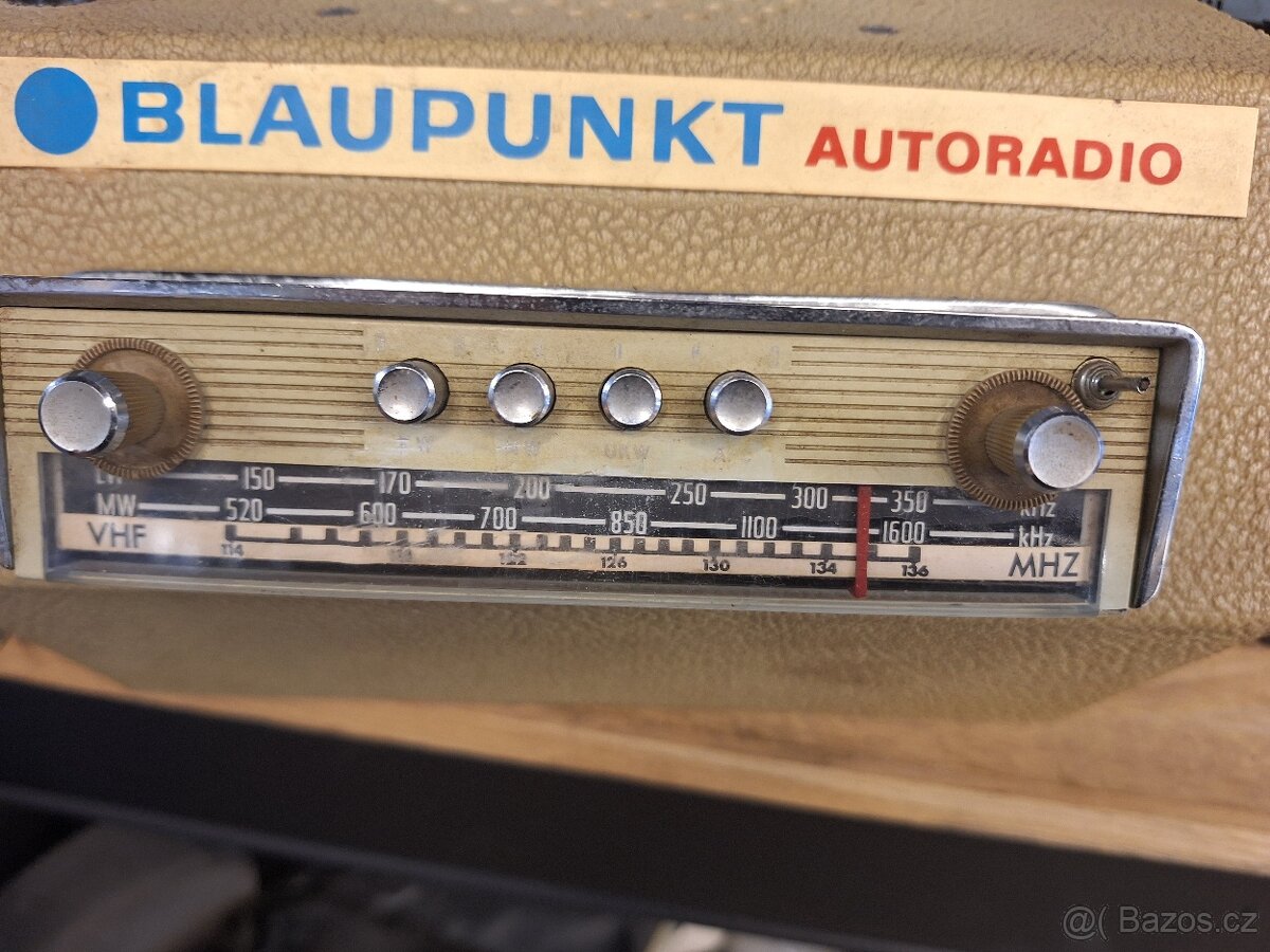 Blaupunkt stare autoradio v boxu. - 8