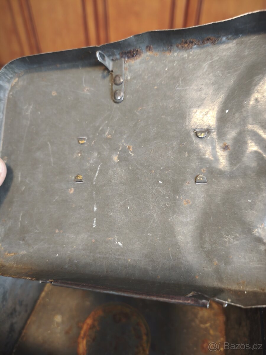 Starožitná plechovka. - 8