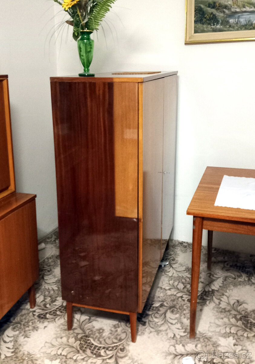 RETRO obývací stěna + příslušenství k obýváku - 8