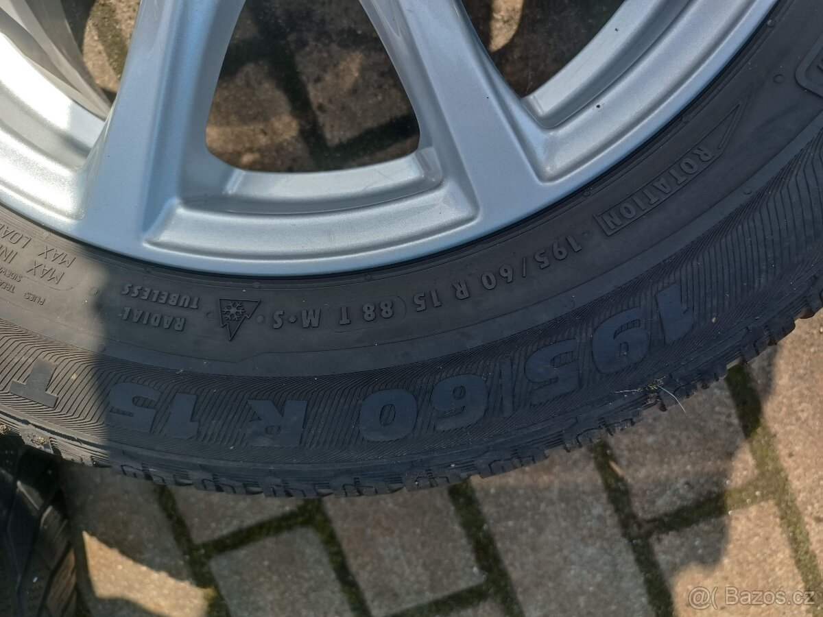 473. Originál kola Ford R15 s TPMS ventilky - 8