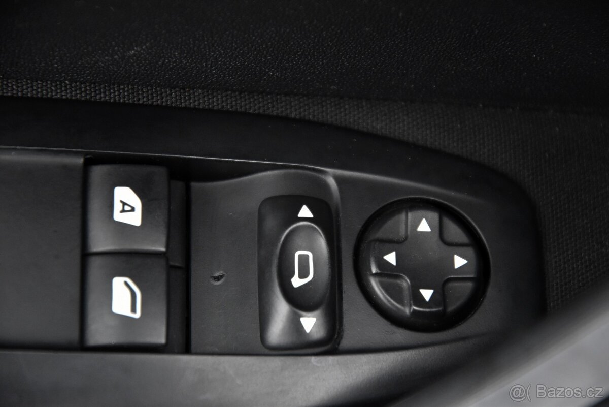 Peugeot 2008 1.2, KLIMATIZACE, TEMPOMAT - 8