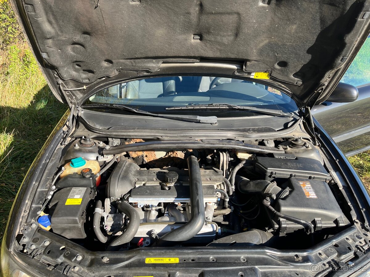 Volvo S60 2.4t - 8