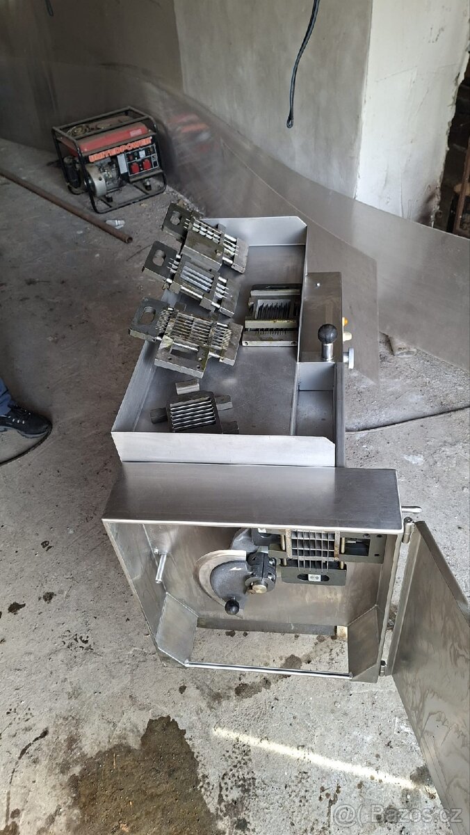 Holac – profesionální kostkovačka masa - 8