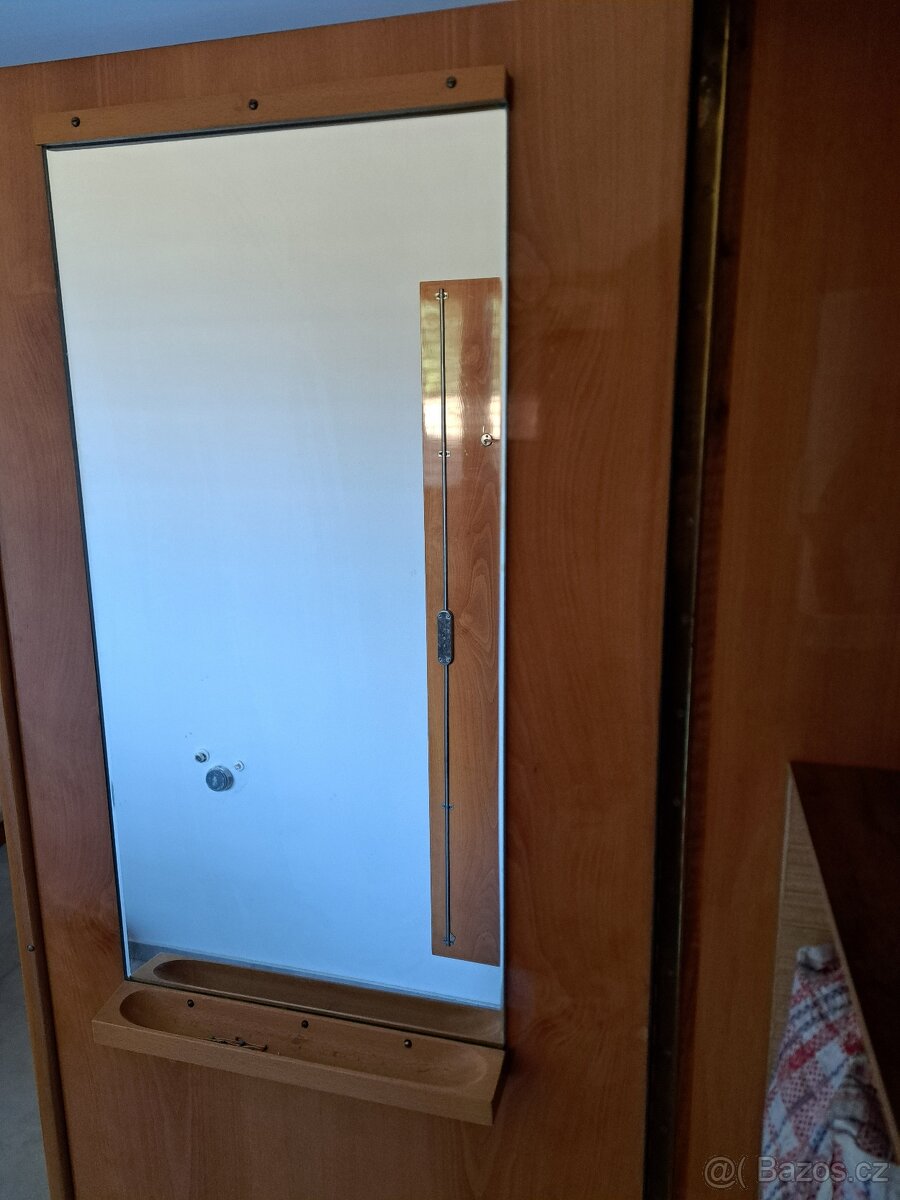 Retro šatní skříň - Tatra - 8