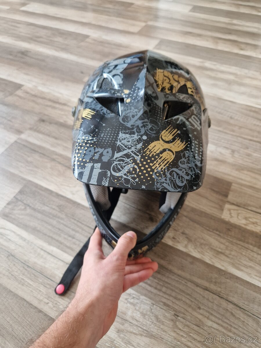 Integrální přilba na kolo IXS - 8