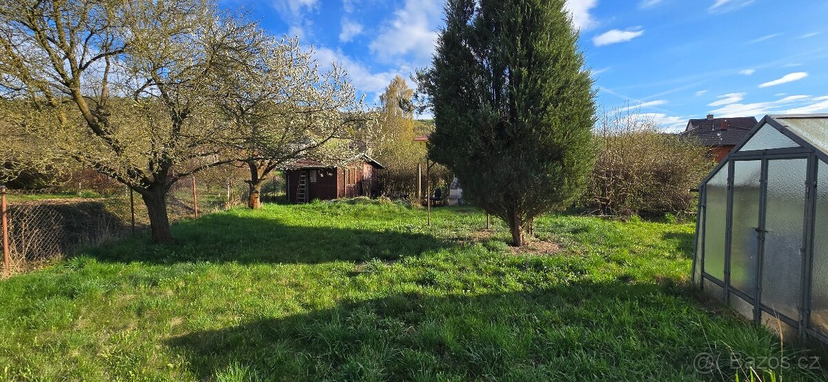 Zahrada s chatkou - 8