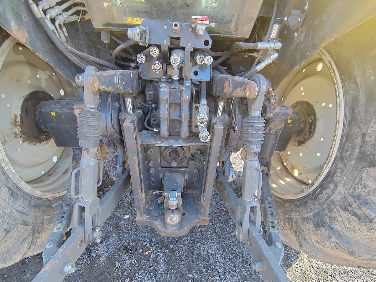 VALTRA 6850 lesní kolový traktor - 8