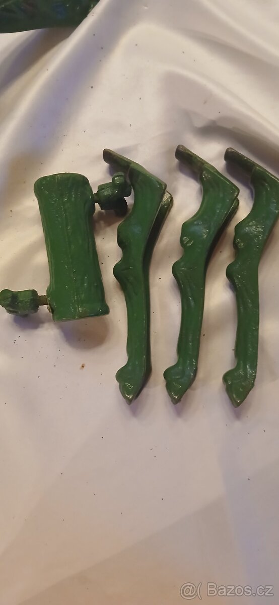 Kovový stojan na stromeček - 8