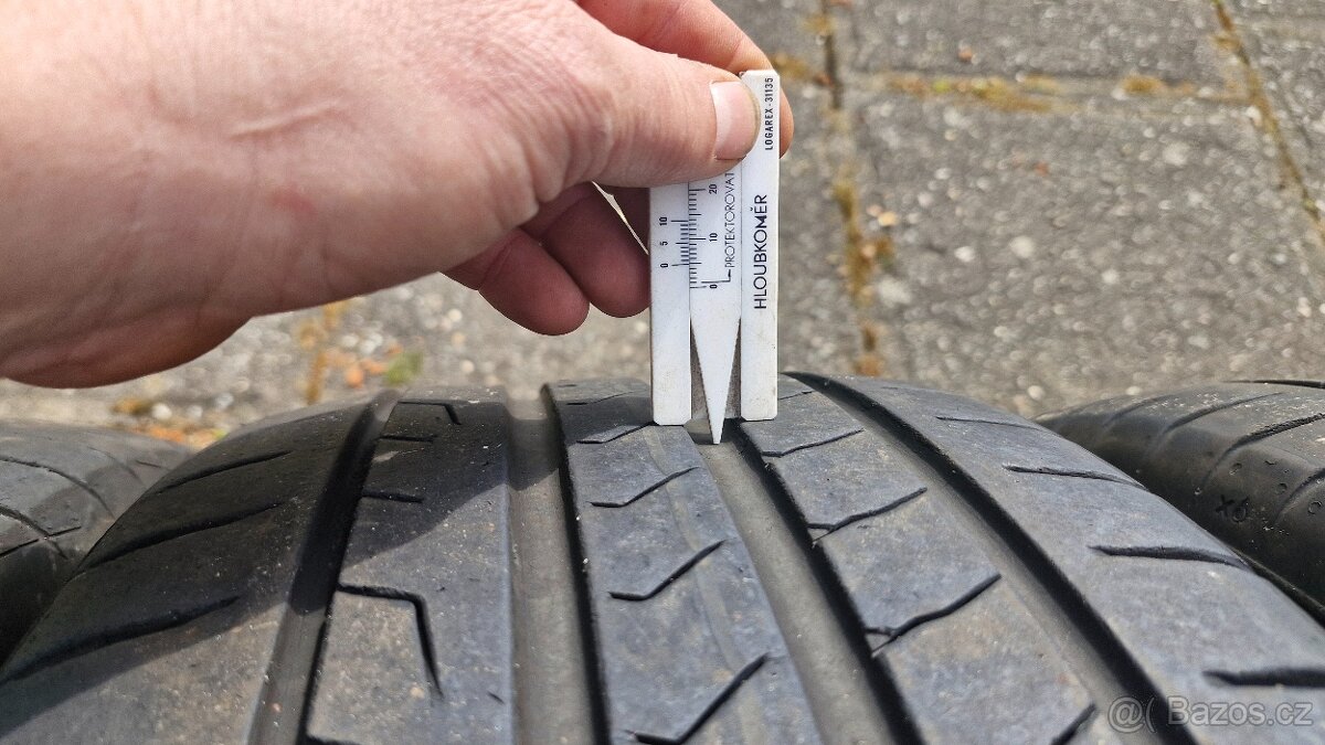 Letní pneu. Continental 225/55 R18 - 8