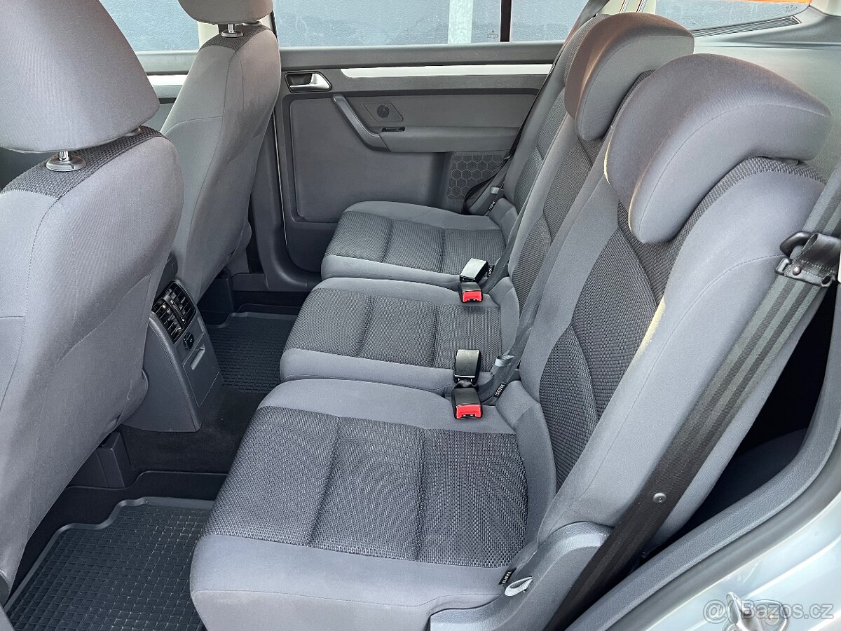 VW Touran 1.6 TDi DSG Serviska - 8
