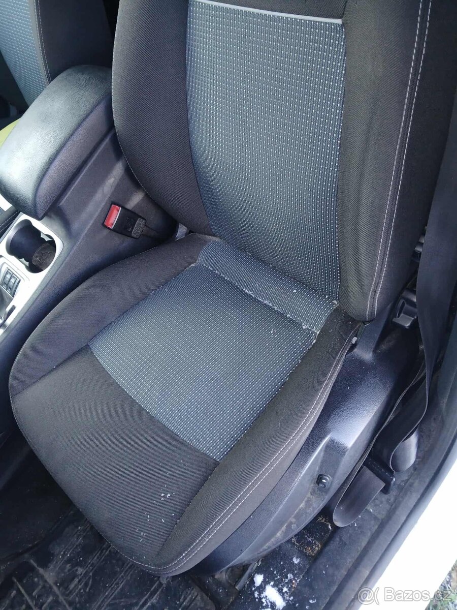 Ford Galaxy 2,0TDci/103kw r.v.2011 - 8