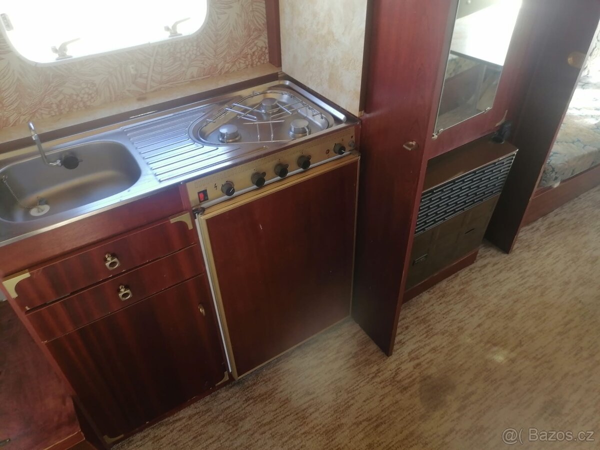 Karavan Wilk, Kuchyňka, Topení - 8