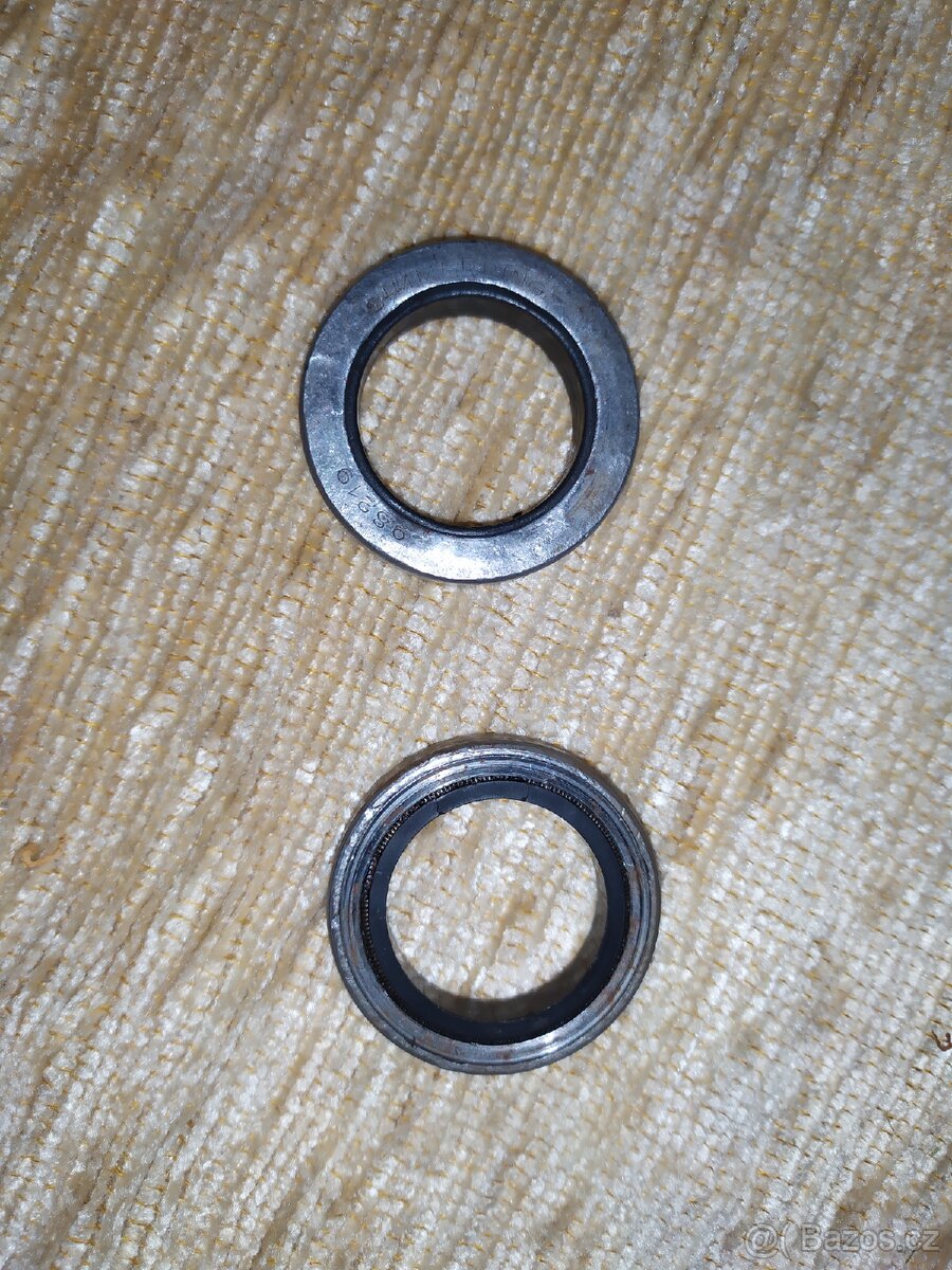 Staré náhradní díly - 8