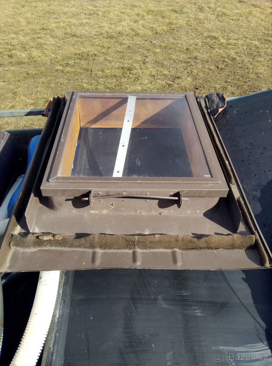 staré židle, skříňka, výlezák - 8