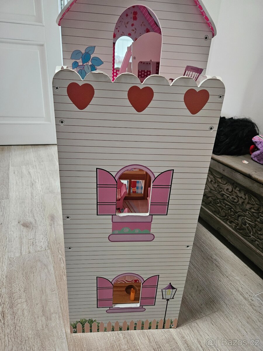 Dřevěný domeček pro panenky - 8