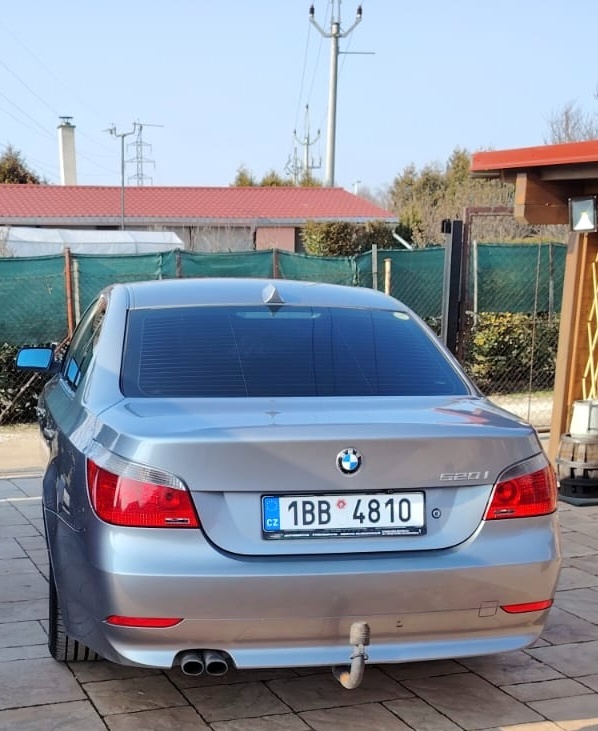 Prodám BMW (E60) 520i - 8