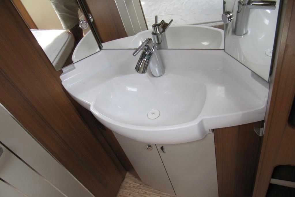 Karavan-Hobby Premium 460 soběstačný karavan - 8