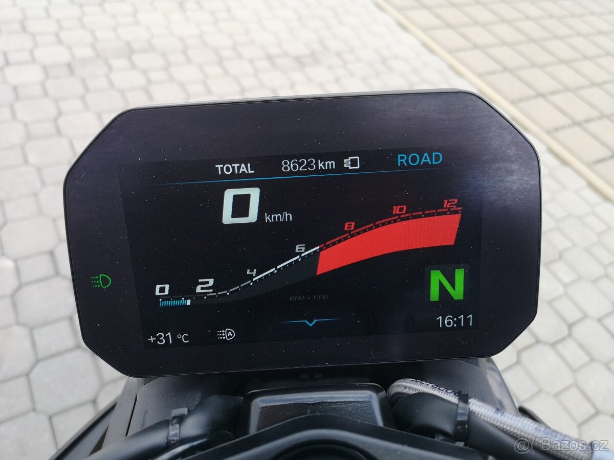 BMW S1000R r.v.2024, 1.majitel, nové v ČR. najeto 8.623 km - 8