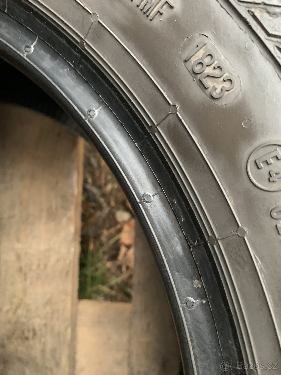 2ks 225/70/15C Continental/2023/112-110R/ 6.8m - 8
