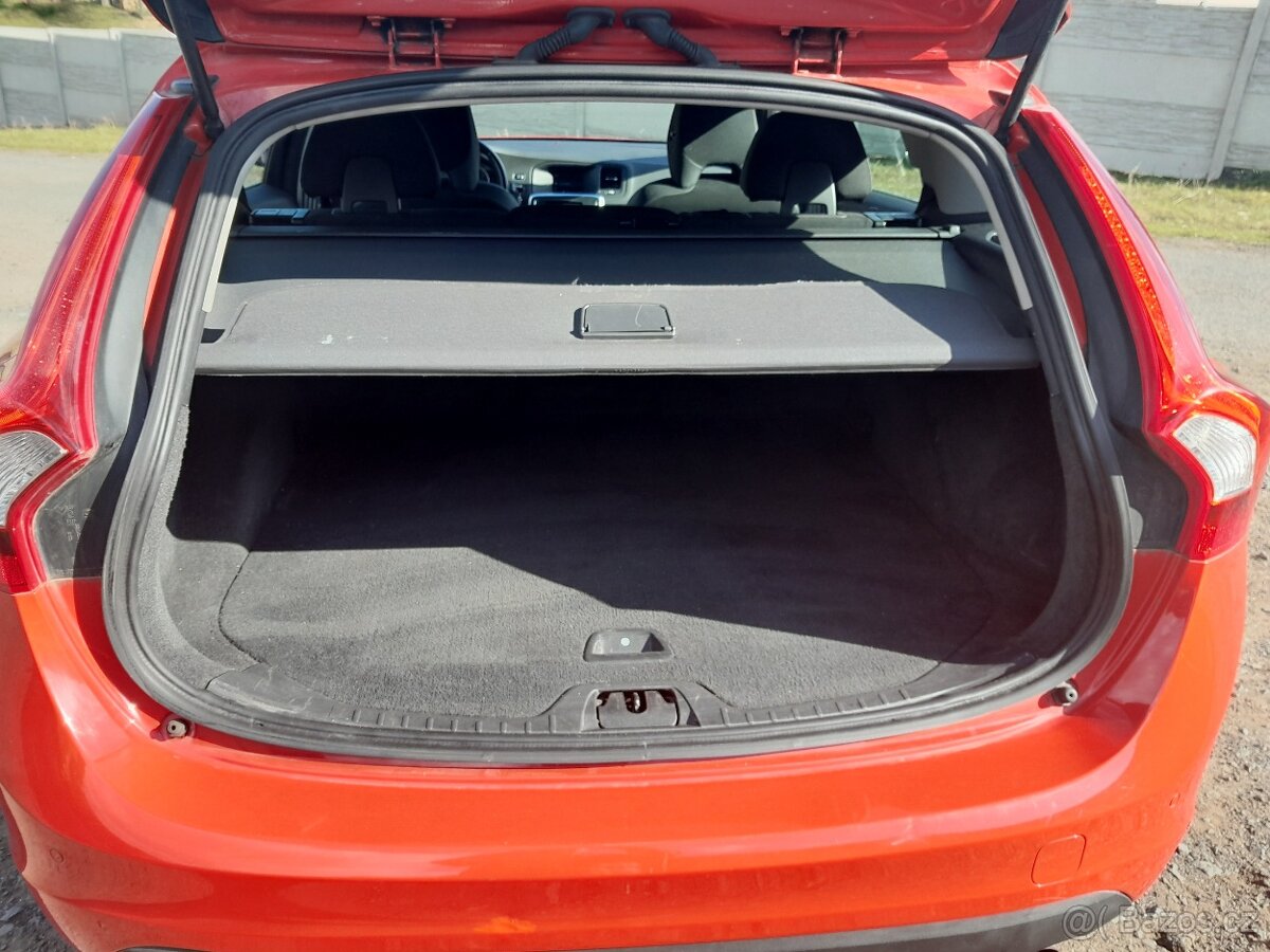 Prodám Volvo V 60 - 8