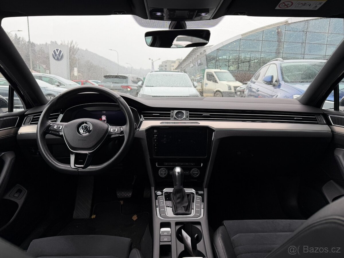 VW PASSAT 1,8 TSI 132kW R-LINE DSG 05/2018, 1.maj ČR 54340km - 8