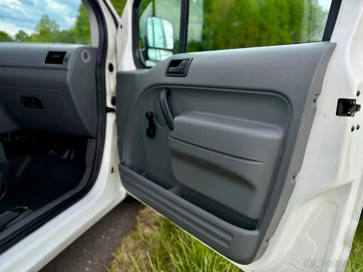 Ford Transit Connect - 8