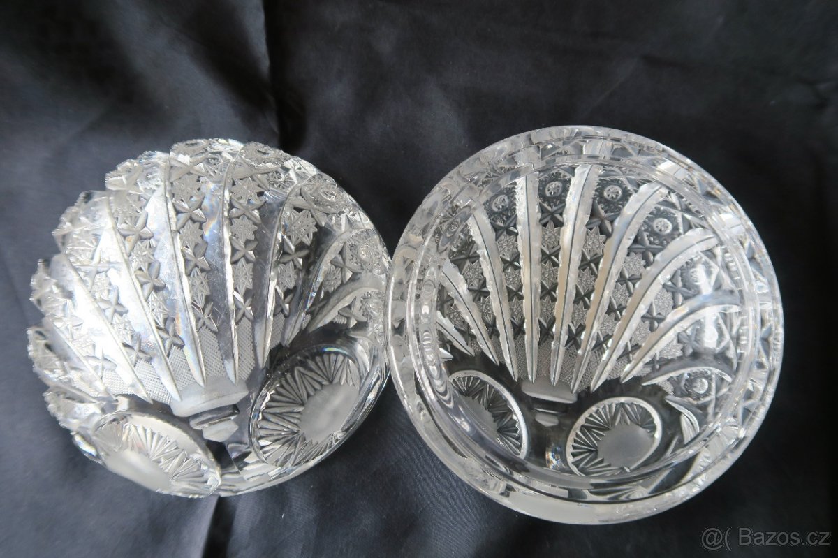 Dóza a misky z broušeného skla - 8