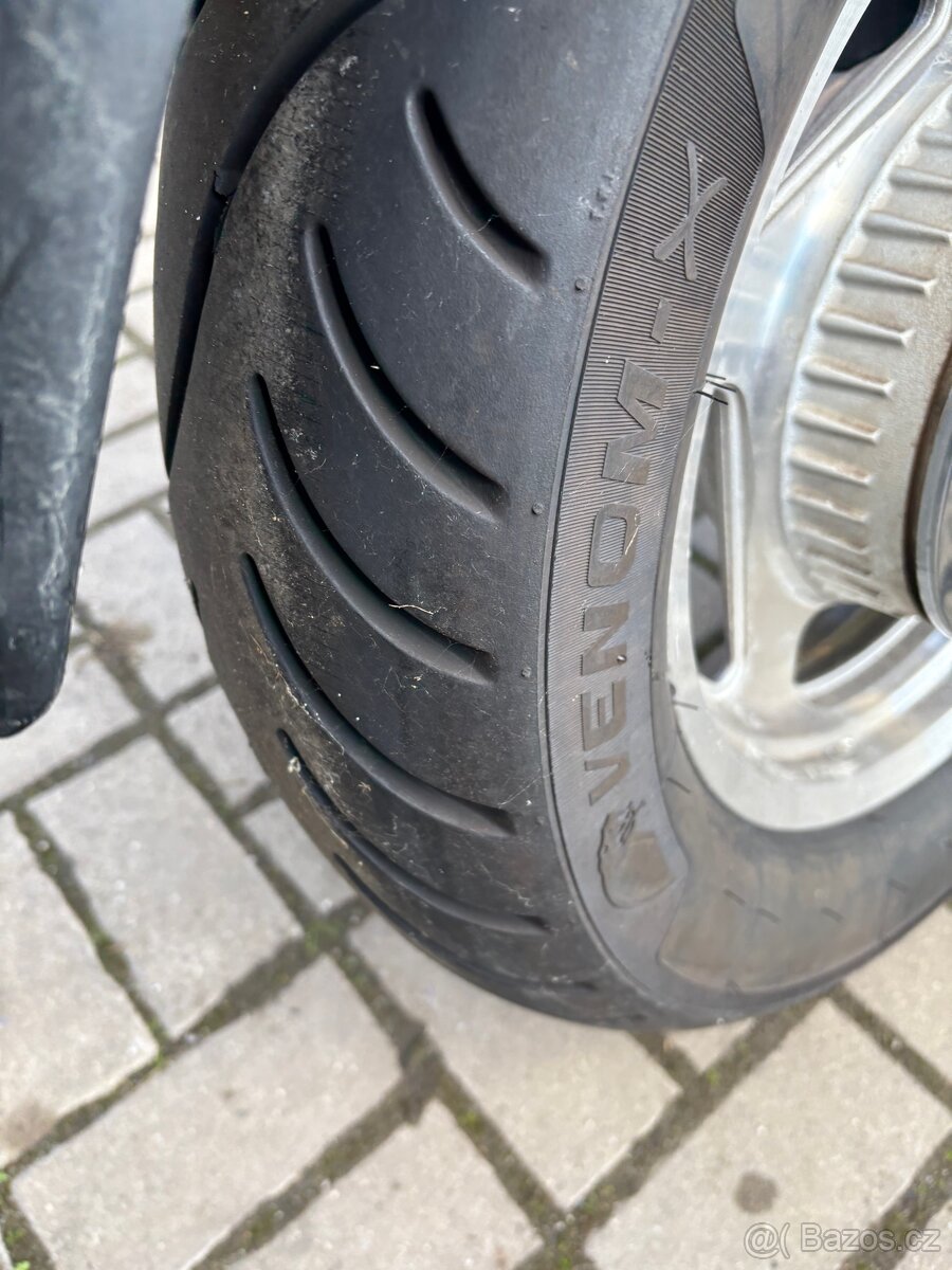 Honda VF 750 v magna - 8