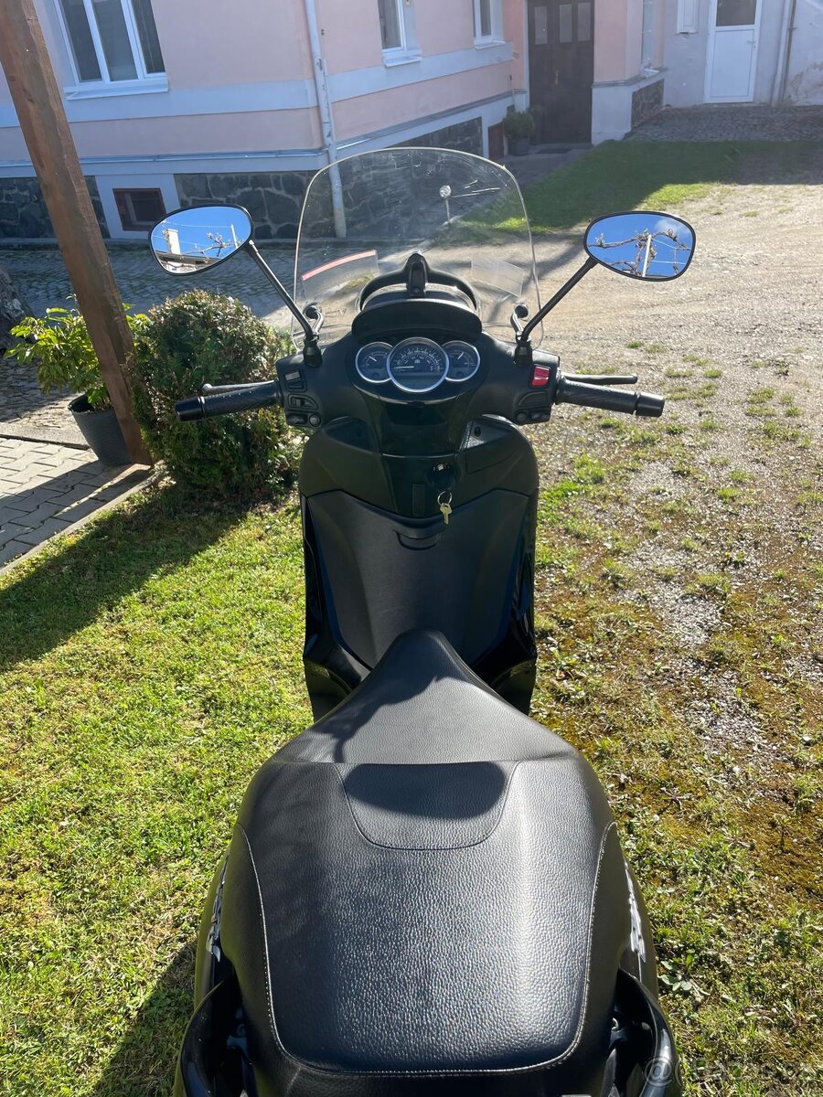 Piaggio Beverly 300 - 8