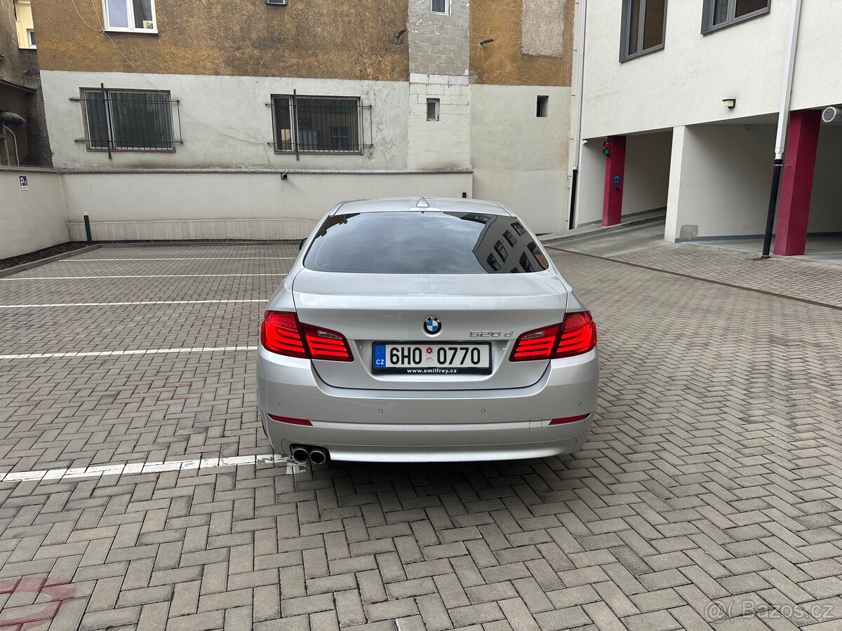 BMW 5 F10 520D 133 tisice najeto - 8