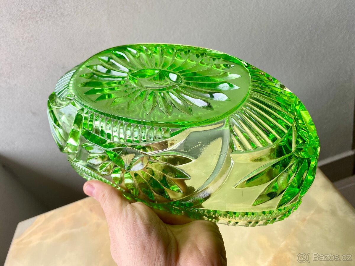 Zelená Skleněná Mísa Na Stůl - 8