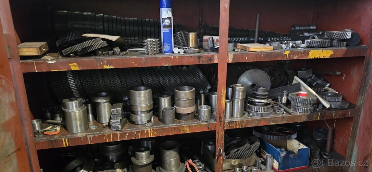 Odvalovací frézka TOS FO-10 (8799) - 8