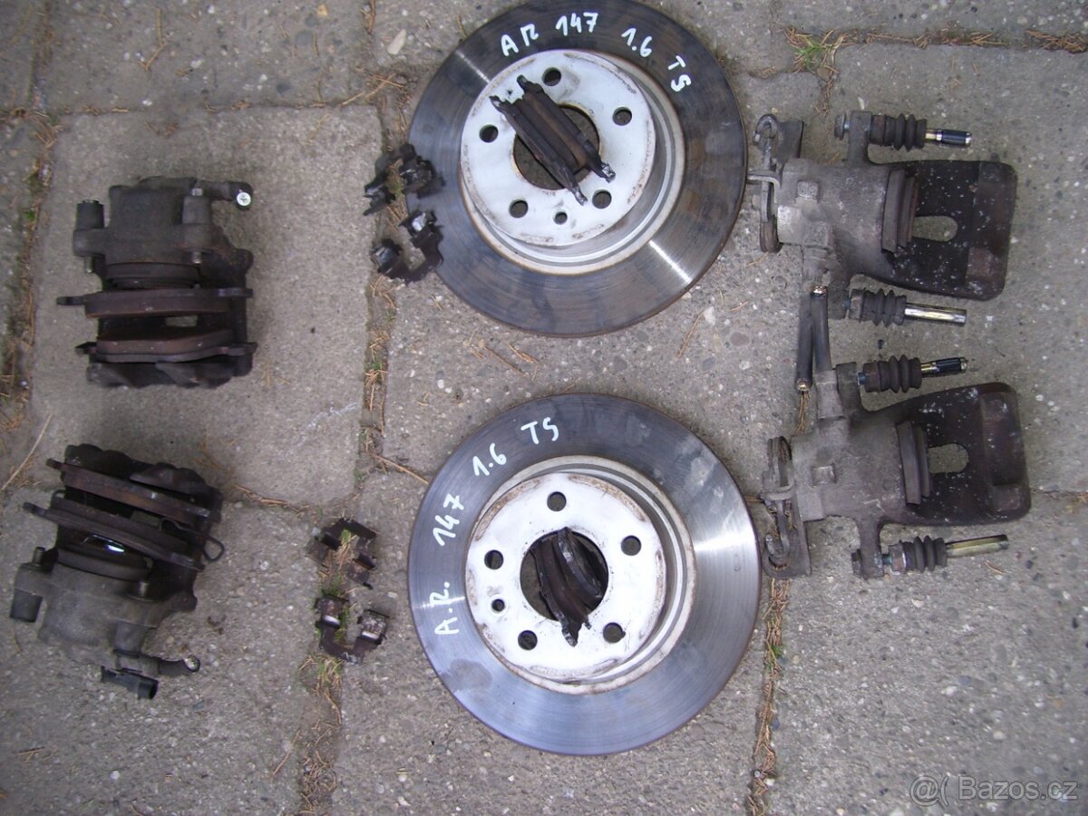 Alfa 147 - vrata kufru, černá metalíza, ř.j. relatková skříň - 8