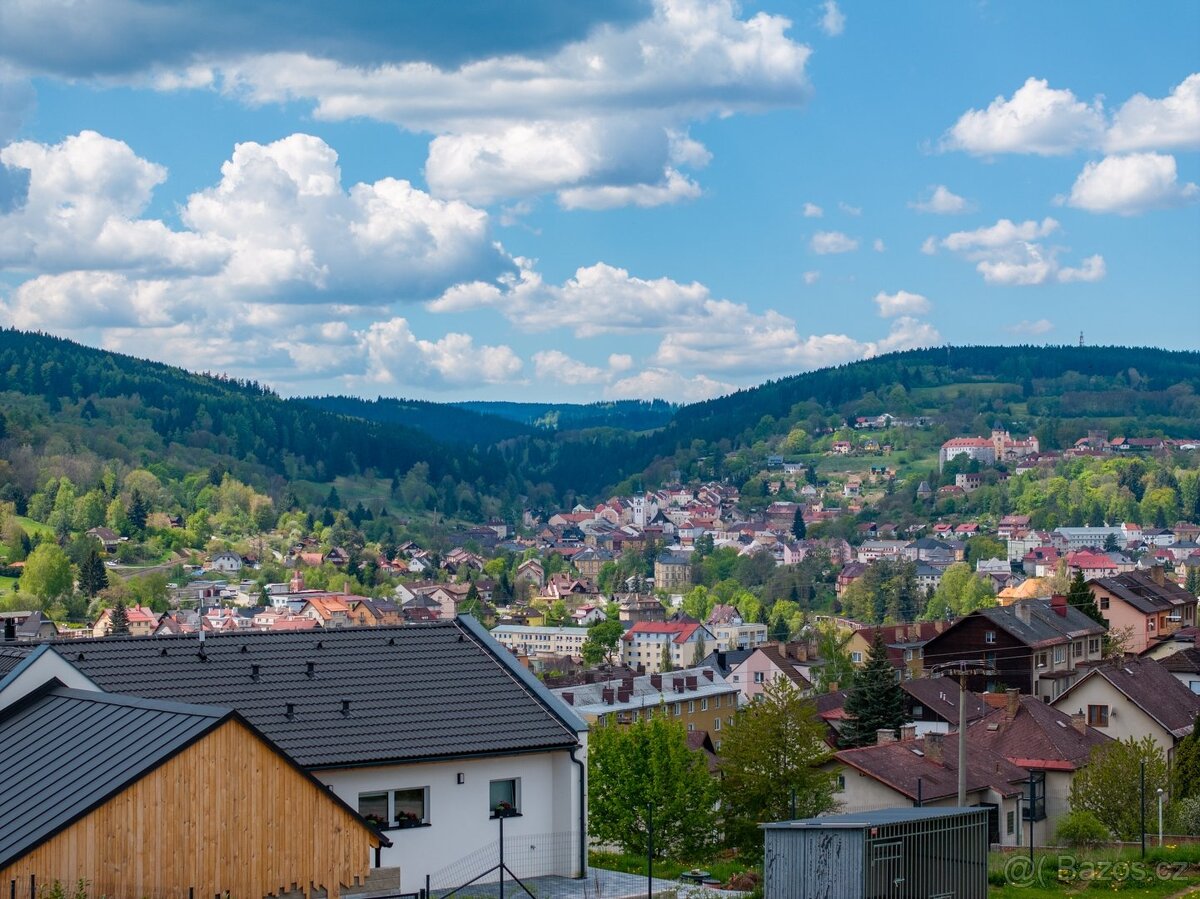 Prodej poloviny moderního dvojdomu 5+kk (130 m²) s privátní - 8