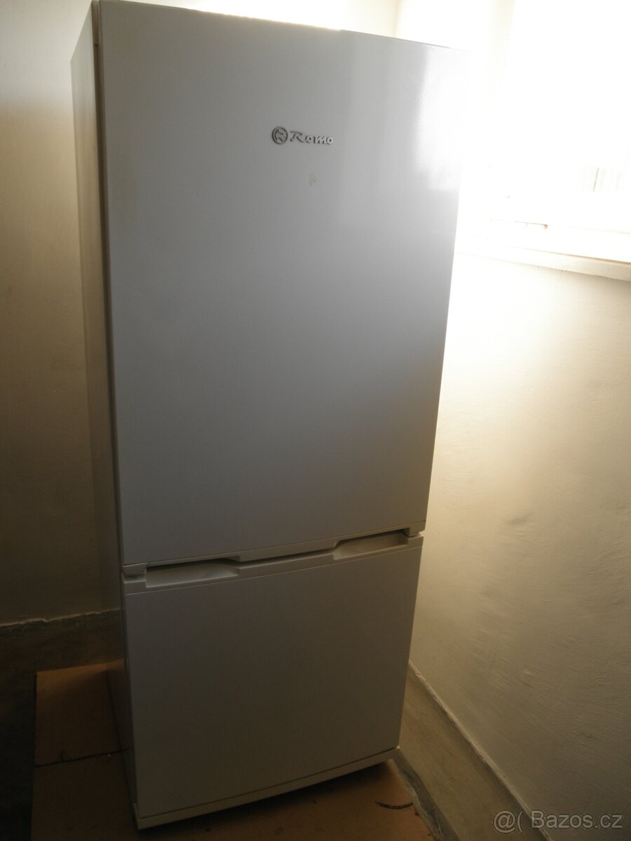 Lednička s mrazákem - 8