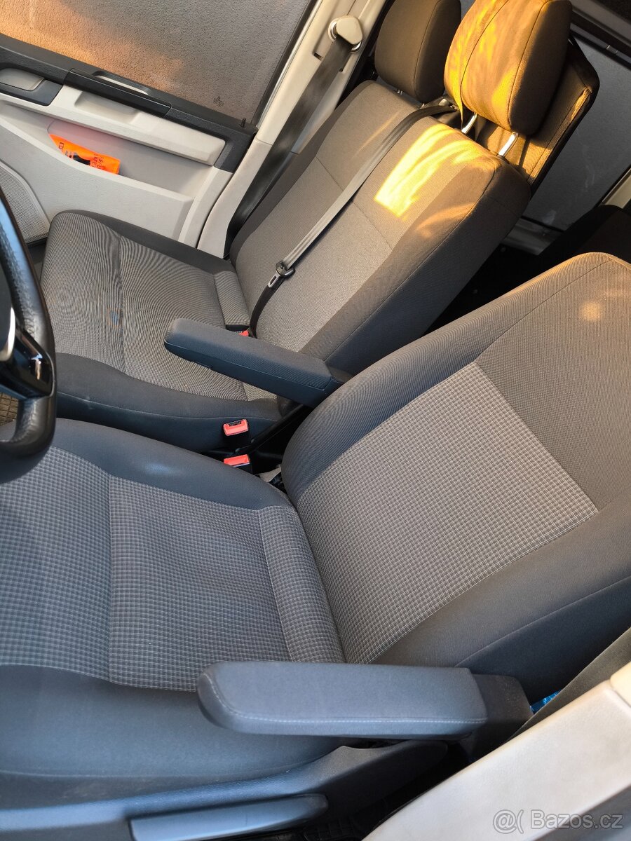 VW transportér T6 2.0 110kw 6mist Long ČR - 8