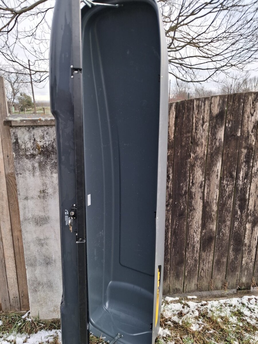 Střešní box Hakr Relax 330 - 8