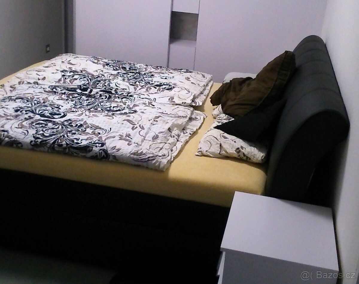 Manželská postel s úložným prostorem a čelem - 8