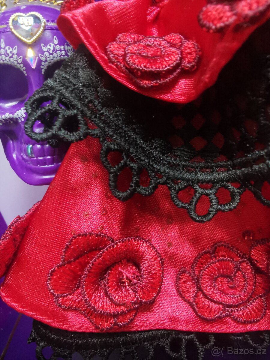 MGA Rainbow High Díos de Muertos Maria Garcia - 8