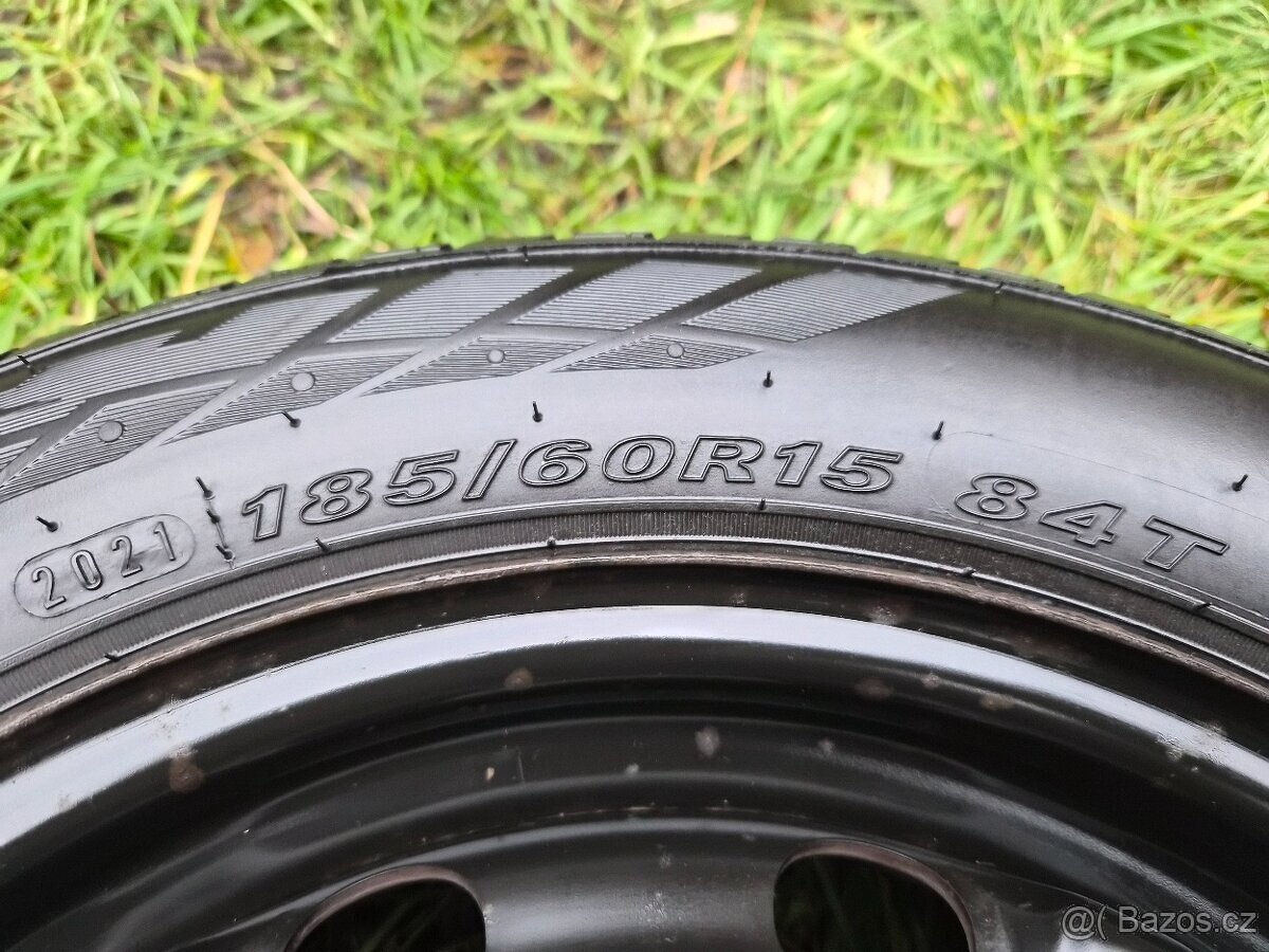 Kompletní zimní ocelová kola ŠKODA - 185/60 R15 - 5x100 - 8