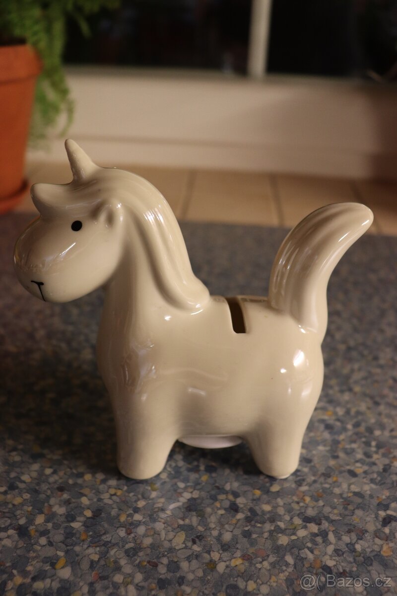 Hrnek Winx, sklenička Pluto zn. Disney a kasička jednorožec - 8