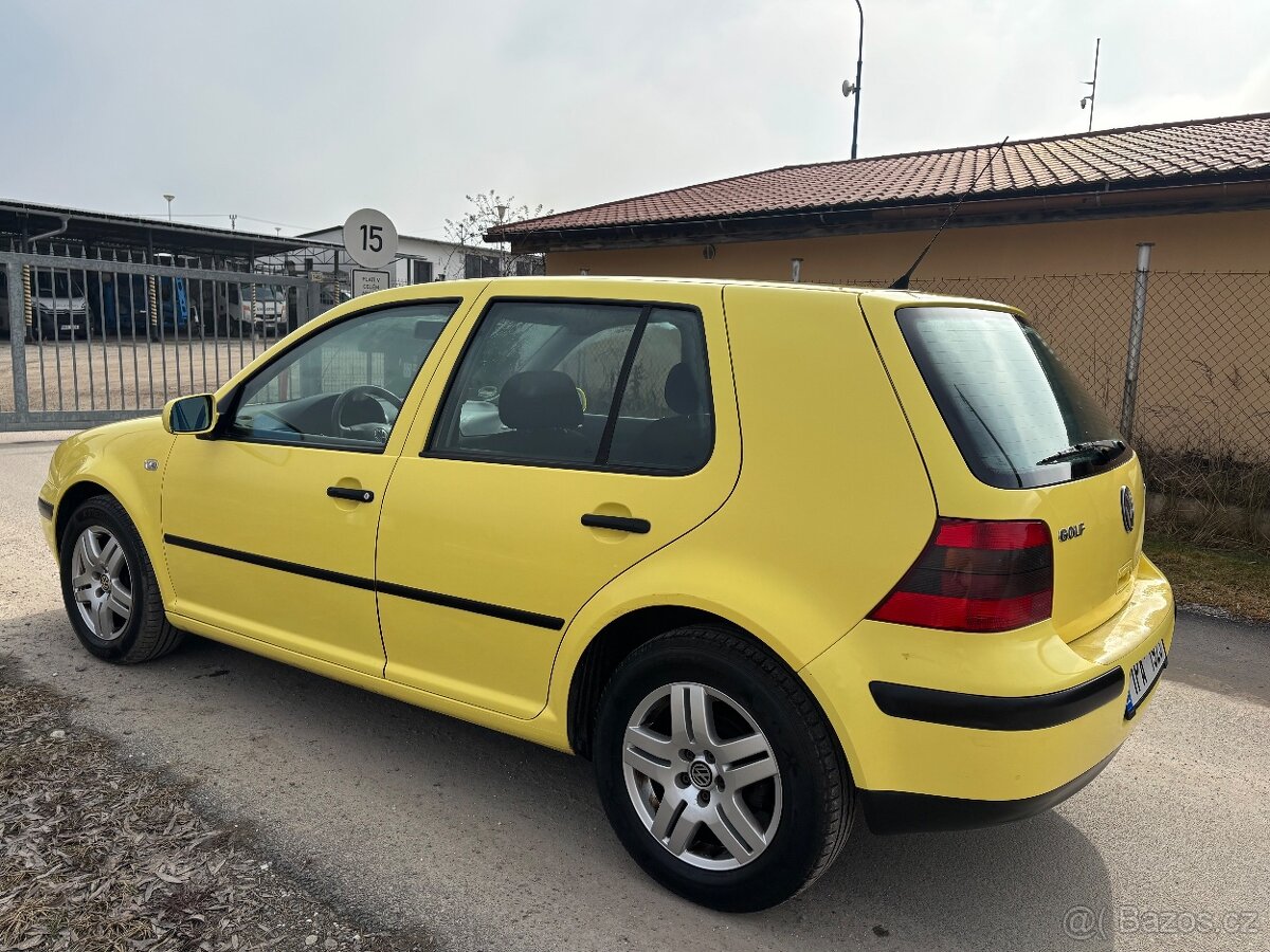 VW Golf IV 1.6 i - 8