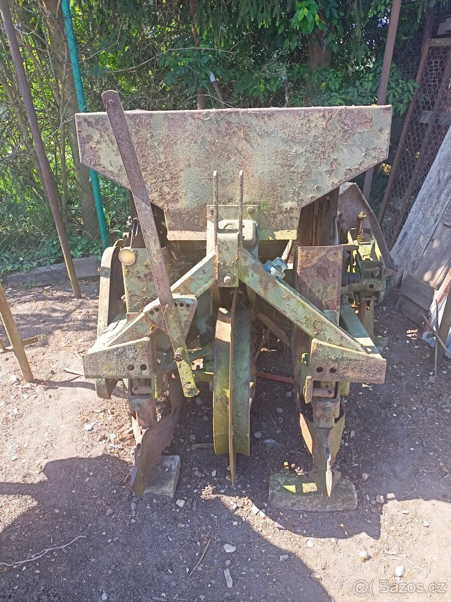 PRODEJ ZEMĚDĚLSKÝCH STROJŮ - 8