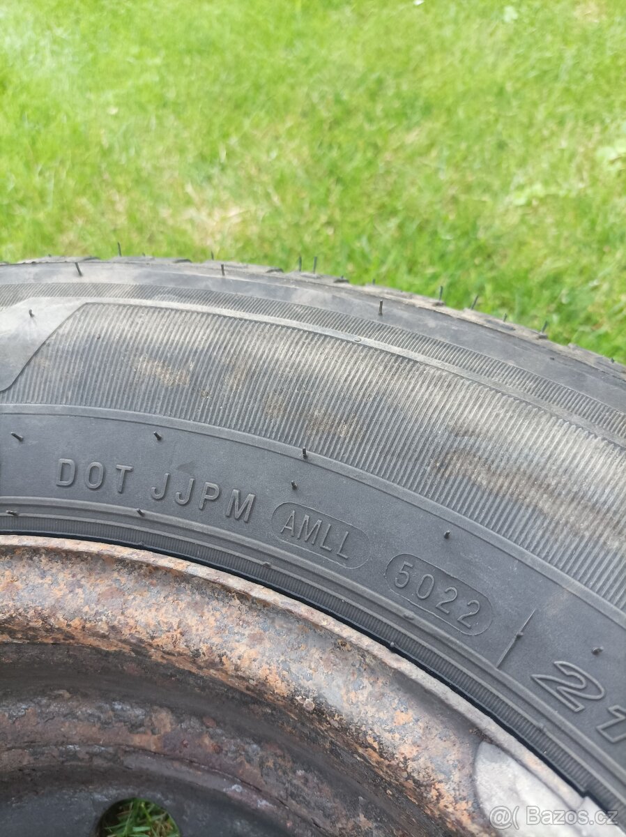 Letní pneu 215/70r15c - 8